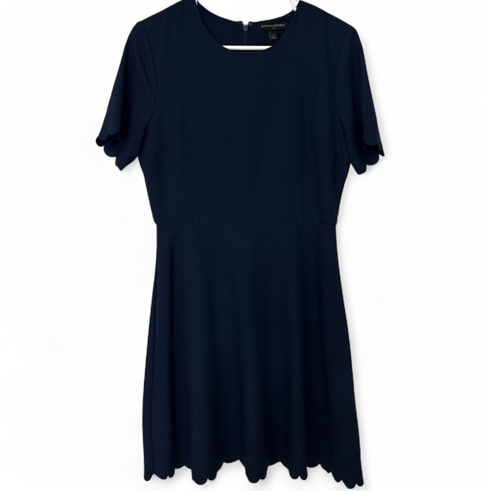 Banana Republic Navy Blue Scallop Hem Dress Women’s Size 6 Short Sleeve Lined - Picture 1 of 4